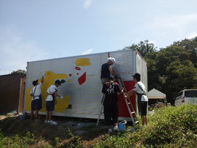 コンテナ壁画制作開始
